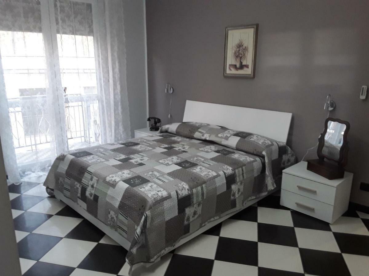 Appartamento Saretta Асти Екстериор снимка