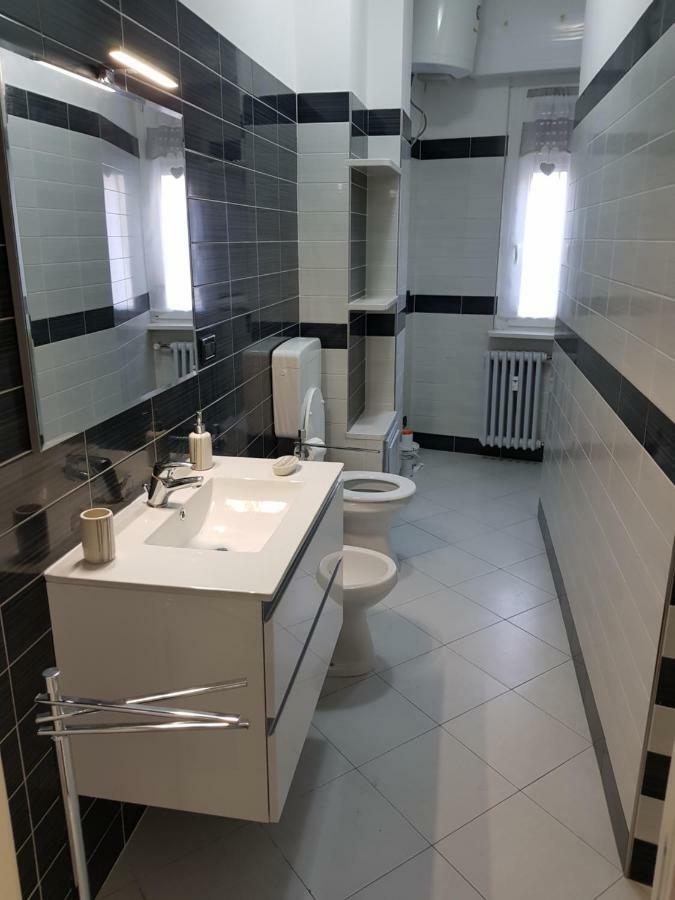 Appartamento Saretta Асти Екстериор снимка